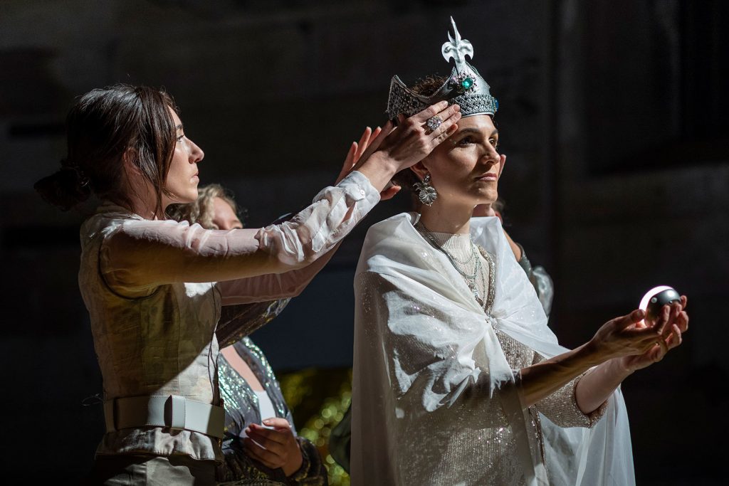 Circle of Virtue: Dramatic ecstatic production by The Song Company