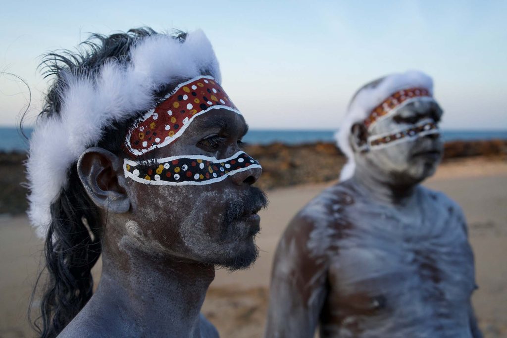 6. l nebbie burrawanga and r james gurrawiwi photo credit buŋgul by anna reece