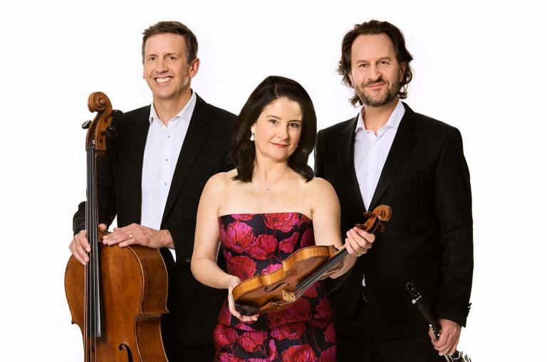 dc6728 1901 aust ensemble foto keith saunders