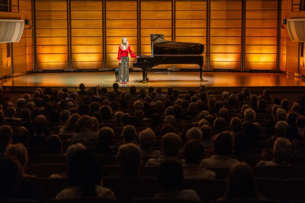 lise de la salle in recital 28 web