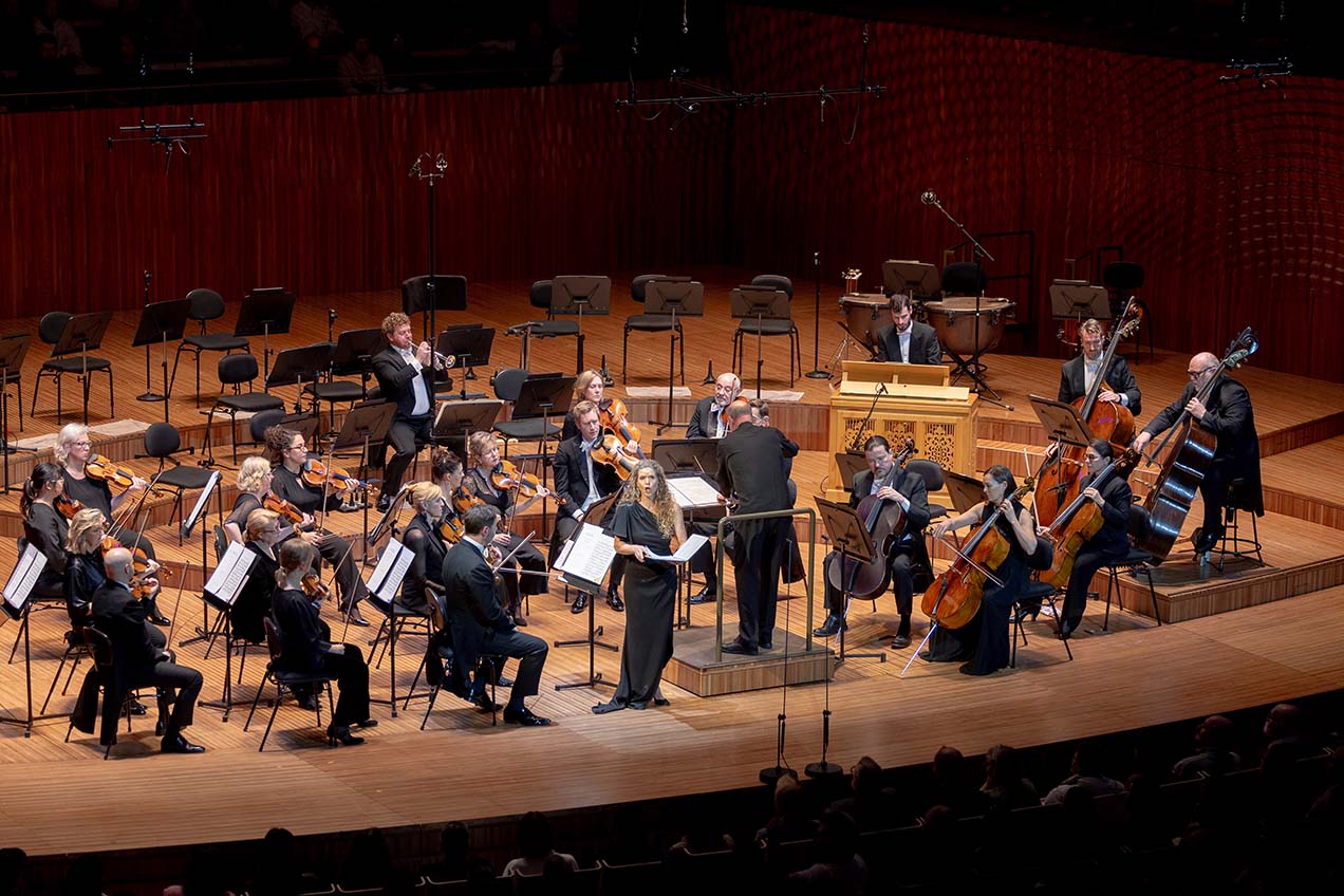 20250821 stephen layton conducts 10